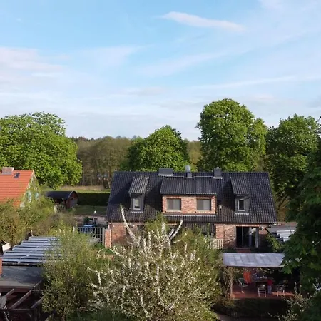 Grosse / Haushaelfte In Peetzig Am Apartamento