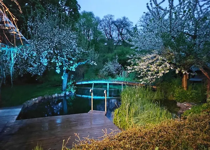 Grosse / Haushaelfte In Peetzig Am *