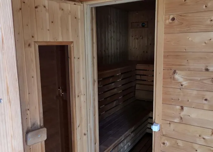 Apartamento Grosse / Haushaelfte In Peetzig Am Angermunde