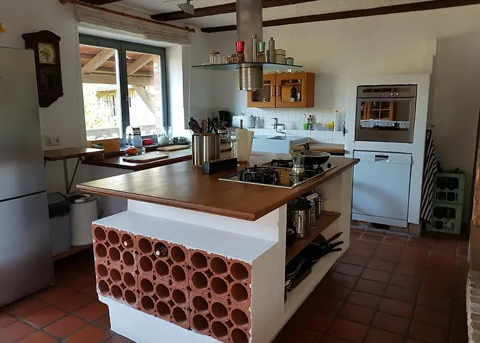 Grosse / Haushaelfte In Peetzig Am *