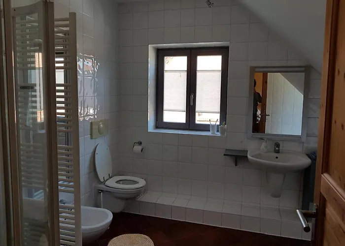 Grosse / Haushaelfte In Peetzig Am